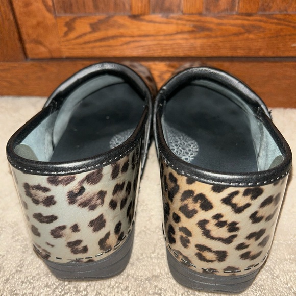 Dansko XP 20, size 41 leopard print clogs - Picture 3 of 6